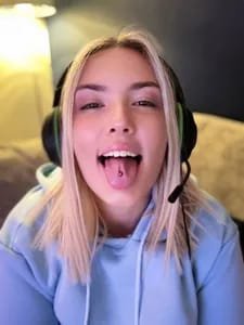 BRITISH BRANDI RAEE