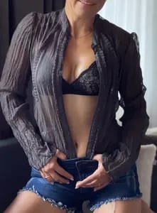 Suisse-Lady-Mature-German- -Schweiz