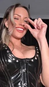 Latex Mommy Lara GOING RUIN YOU